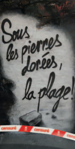 Sous les pierres dorées la plage